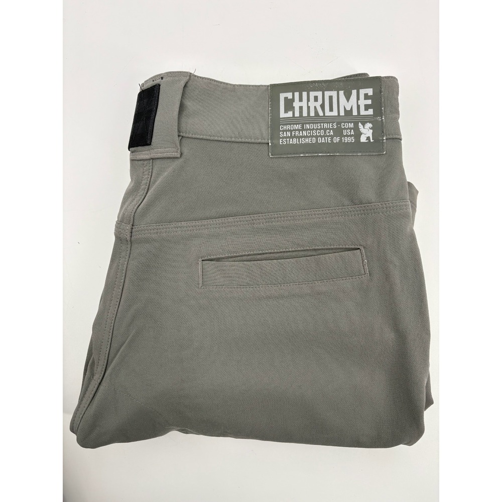 Chrome Industries Shorts Men's Size 32 Gray Nylon Stretch Cycling Casual